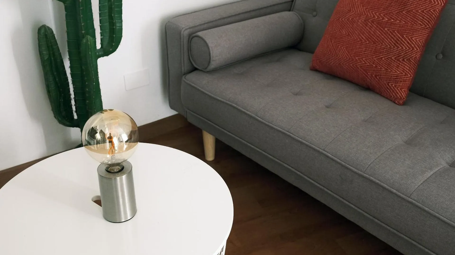 Comecasa 2 Bedrooms Apartment 450Mt From Duomo Milaan 0*,  Italië